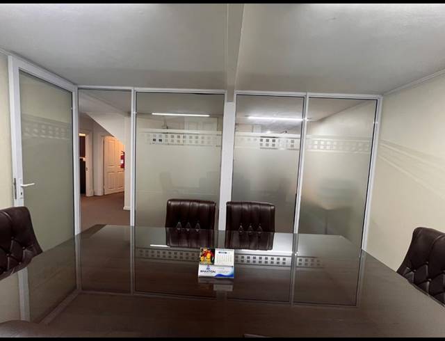BUSINESS PROPERTY TO RENT IN ESSENWOOD